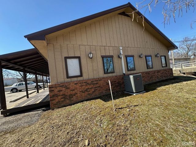 1209 NE A Street, Linton, IN 47441