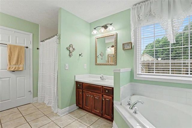 157 Cabots Creek Drive, Jefferson, GA 30549