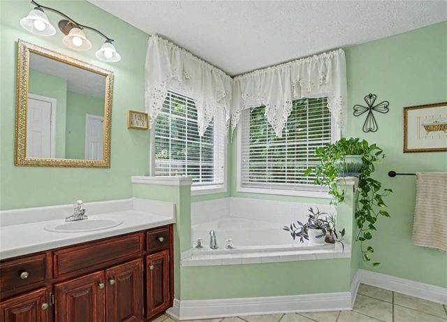157 Cabots Creek Drive, Jefferson, GA 30549