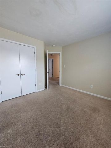 5916 Hampshire Green ST, Portsmouth, VA 23703