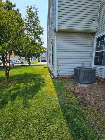 5916 Hampshire Green ST, Portsmouth, VA 23703