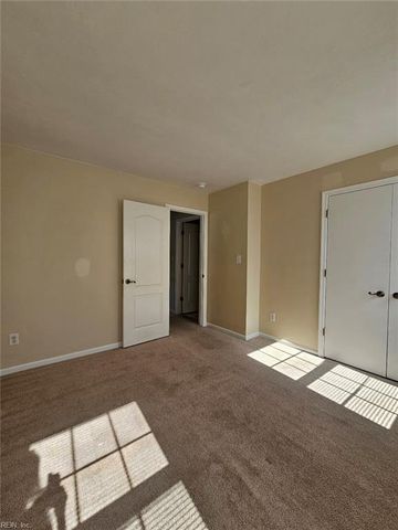 5916 Hampshire Green ST, Portsmouth, VA 23703