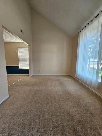 5916 Hampshire Green ST, Portsmouth, VA 23703
