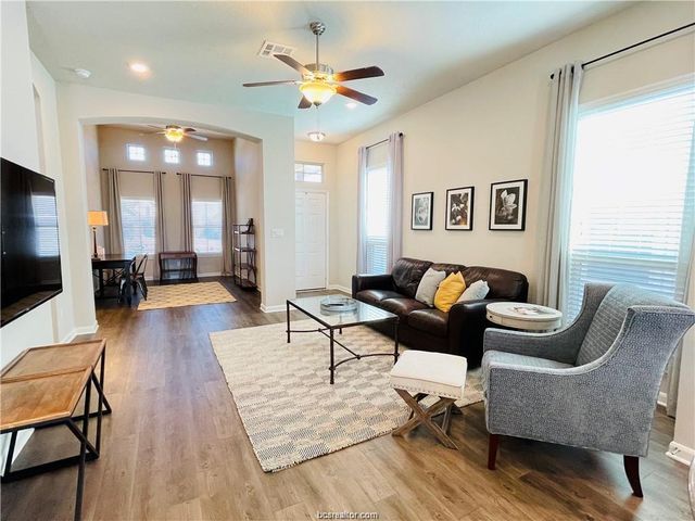 2103 Dumfries Drive, Bryan, TX 77807