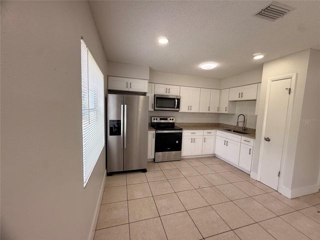 10123 N 11TH STREET B, Tampa, FL 33612
