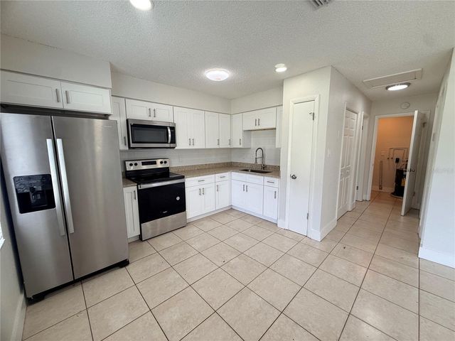 10123 N 11TH STREET B, Tampa, FL 33612