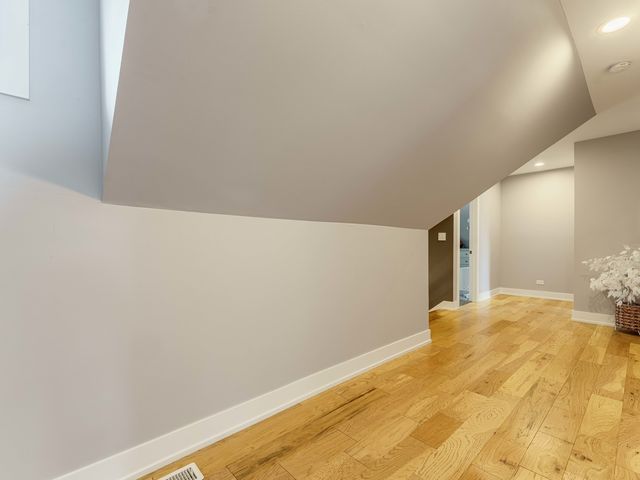 8454 S 85th Court, Hickory Hills, IL 60457