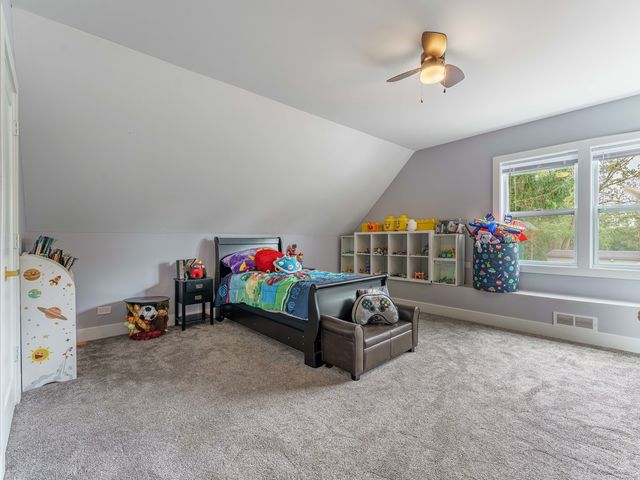 8454 S 85th Court, Hickory Hills, IL 60457