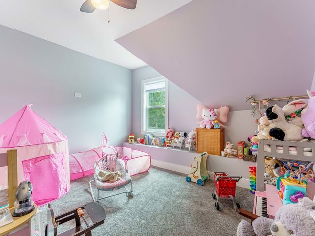 8454 S 85th Court, Hickory Hills, IL 60457