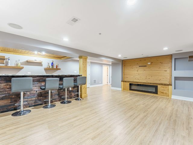 8454 S 85th Court, Hickory Hills, IL 60457