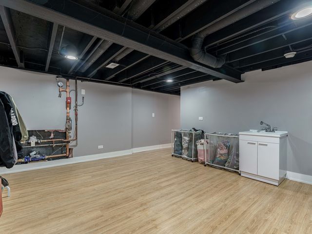8454 S 85th Court, Hickory Hills, IL 60457