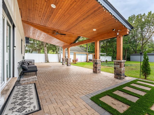 8454 S 85th Court, Hickory Hills, IL 60457