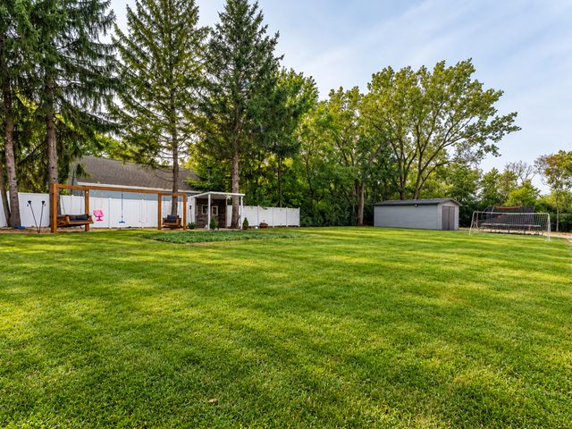 8454 S 85th Court, Hickory Hills, IL 60457