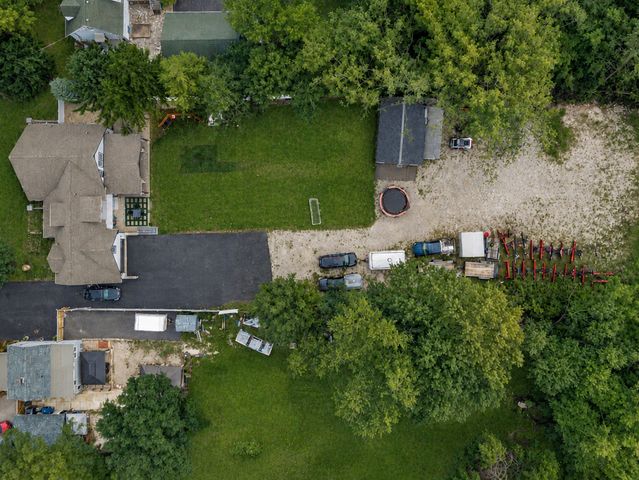 8454 S 85th Court, Hickory Hills, IL 60457