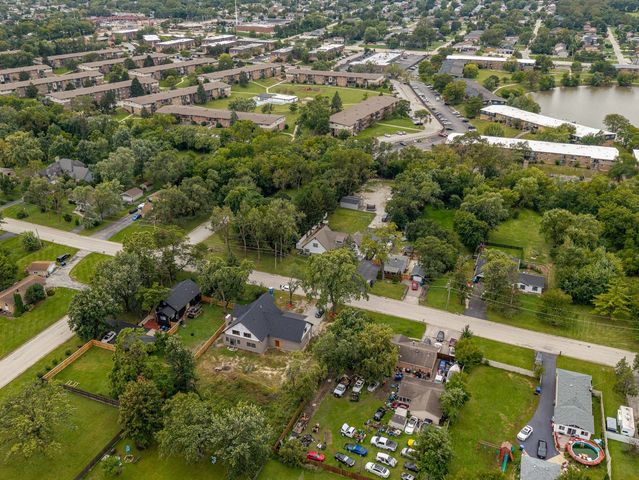 8454 S 85th Court, Hickory Hills, IL 60457
