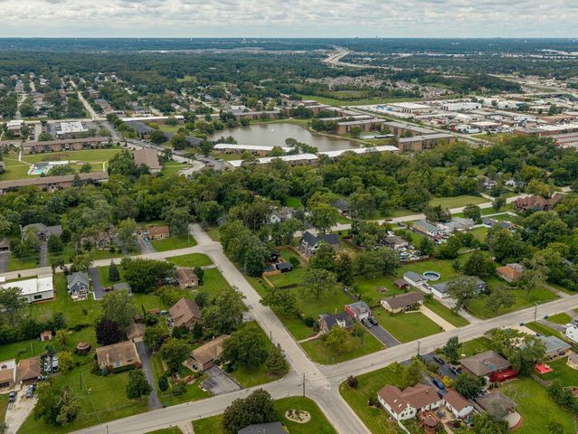8454 S 85th Court, Hickory Hills, IL 60457
