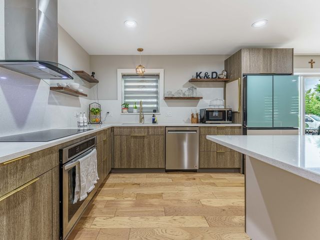 8454 S 85th Court, Hickory Hills, IL 60457