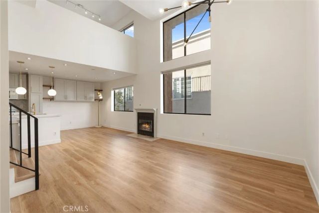 869 S Wooster 303, Los Angeles, CA 90035