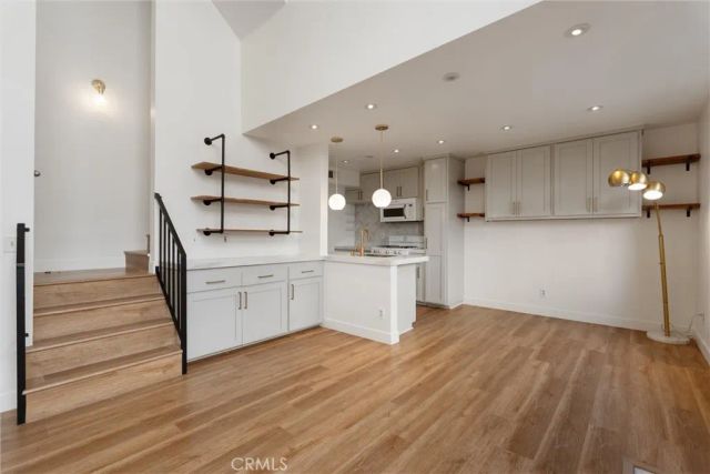 869 S Wooster 303, Los Angeles, CA 90035