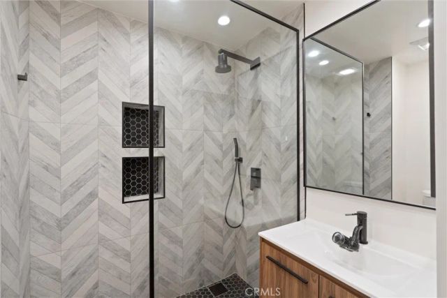 869 S Wooster 303, Los Angeles, CA 90035