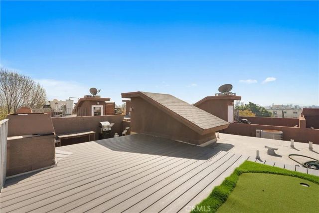 869 S Wooster 303, Los Angeles, CA 90035