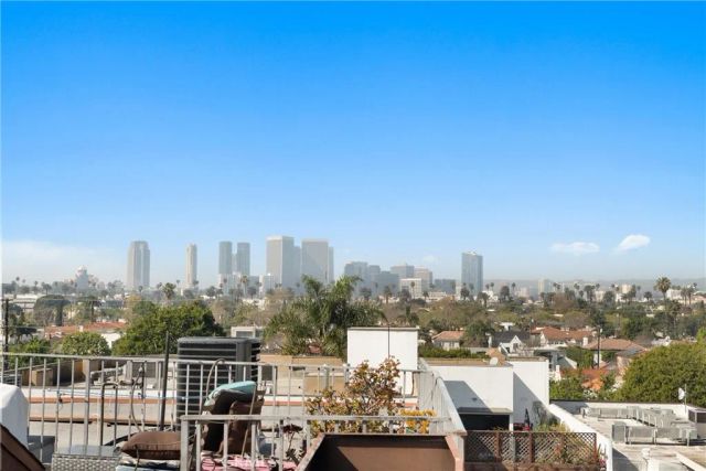 869 S Wooster 303, Los Angeles, CA 90035