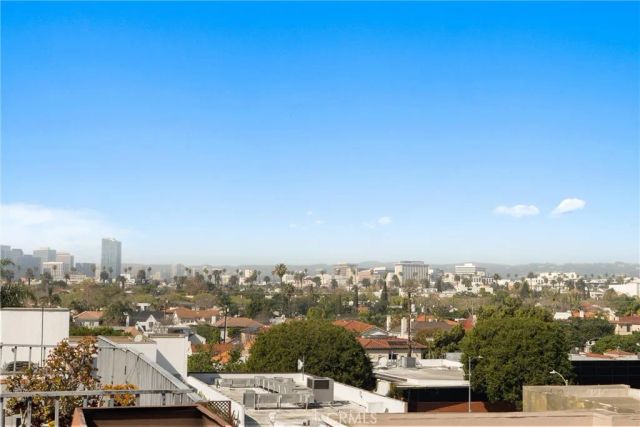 869 S Wooster 303, Los Angeles, CA 90035