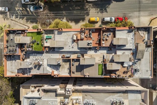 869 S Wooster 303, Los Angeles, CA 90035