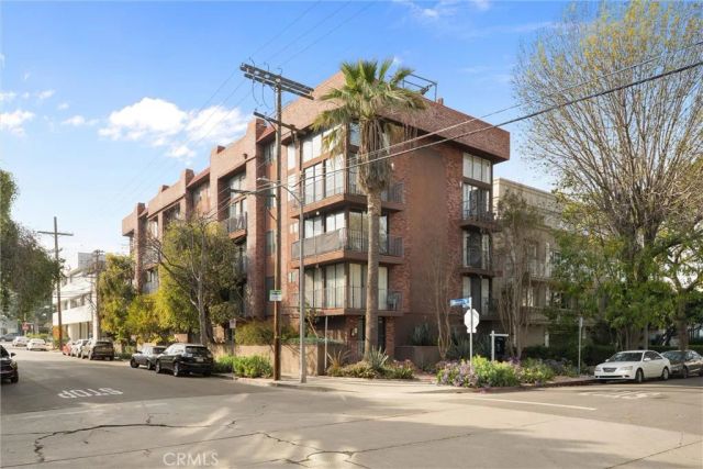 869 S Wooster 303, Los Angeles, CA 90035