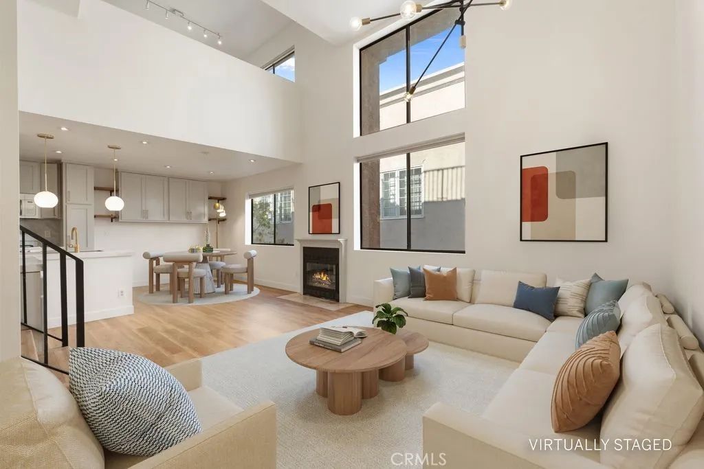 869 S Wooster 303, Los Angeles, CA 90035