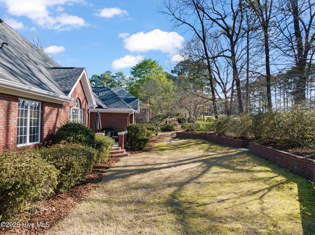 16 Mcnish Road, Southern Pines, NC 28387