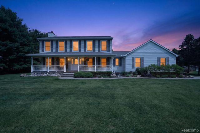 2724 Ore Valley Drive, Hartland Township, MI 48353