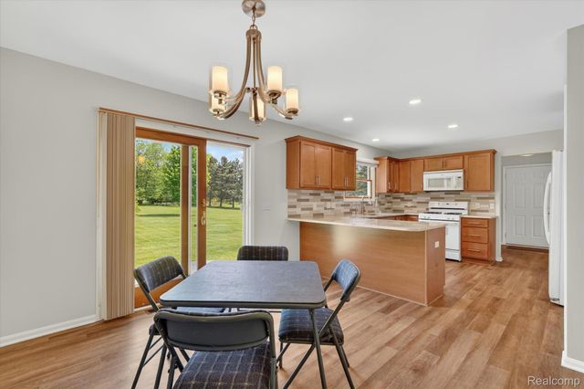 2724 Ore Valley Drive, Hartland Township, MI 48353