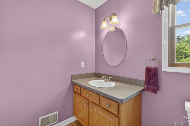 2724 Ore Valley Drive, Hartland Township, MI 48353