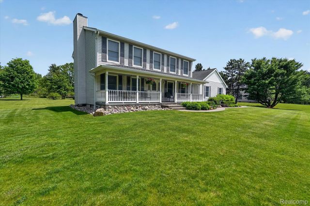 2724 Ore Valley Drive, Hartland Township, MI 48353