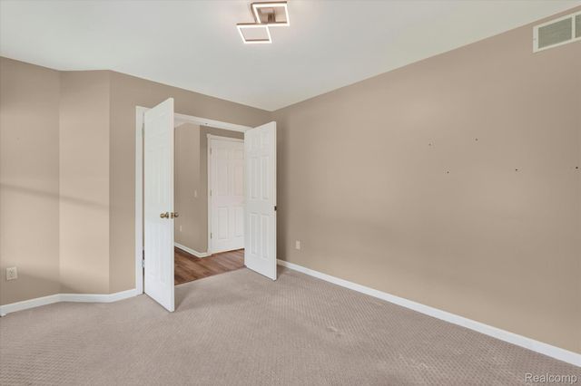 2724 Ore Valley Drive, Hartland Township, MI 48353