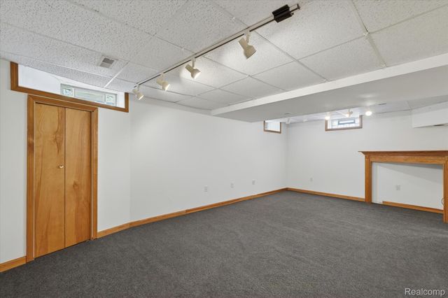 2724 Ore Valley Drive, Hartland Township, MI 48353