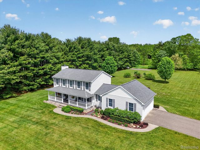 2724 Ore Valley Drive, Hartland Township, MI 48353