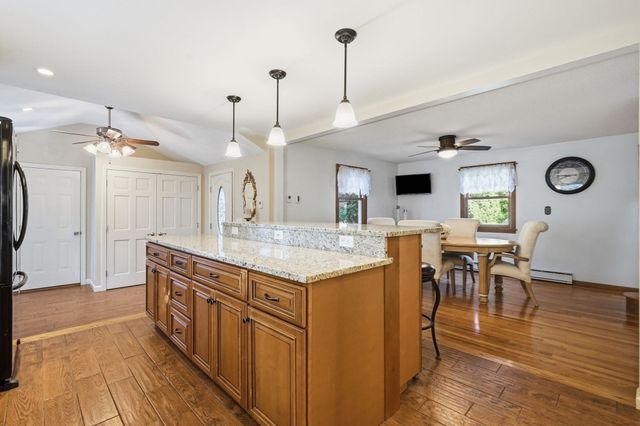46 Country Rd, Agawam, MA 01001