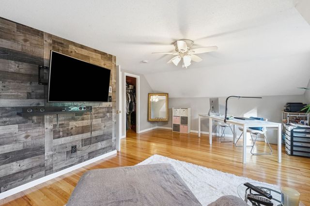 46 Country Rd, Agawam, MA 01001