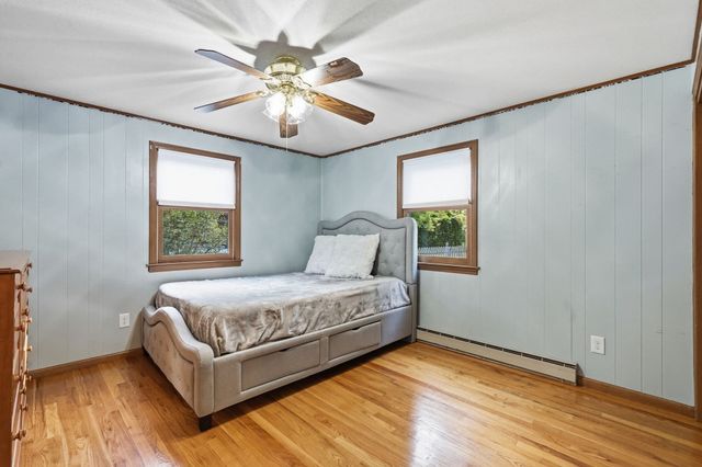 46 Country Rd, Agawam, MA 01001