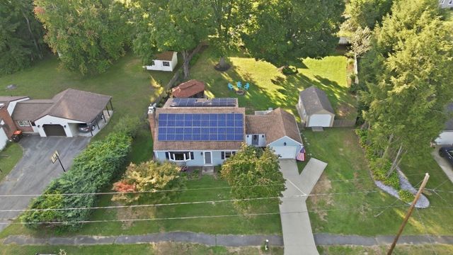 46 Country Rd, Agawam, MA 01001