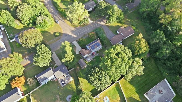 46 Country Rd, Agawam, MA 01001