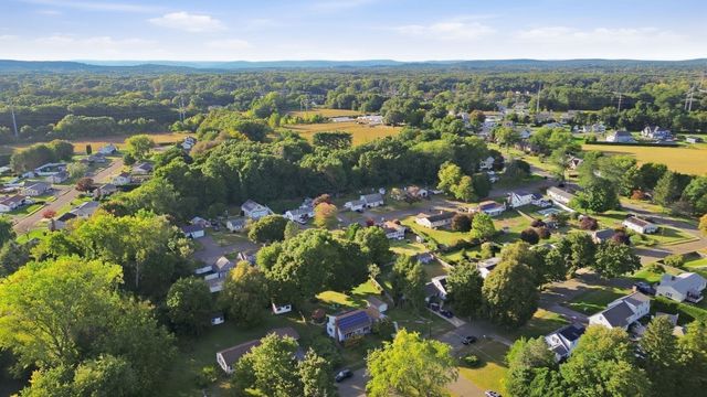 46 Country Rd, Agawam, MA 01001
