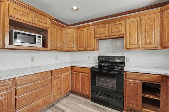 11801 S Pennsylvania Avenue, Edmond, OK 73025