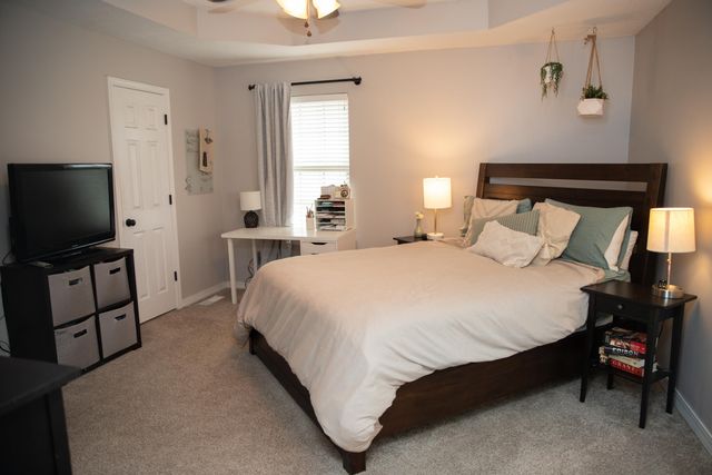 3740 N Oak Point Avenue, Springfield, MO 65803