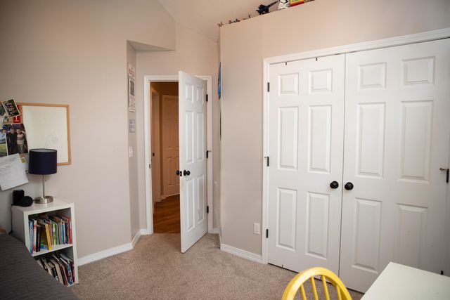 3740 N Oak Point Avenue, Springfield, MO 65803