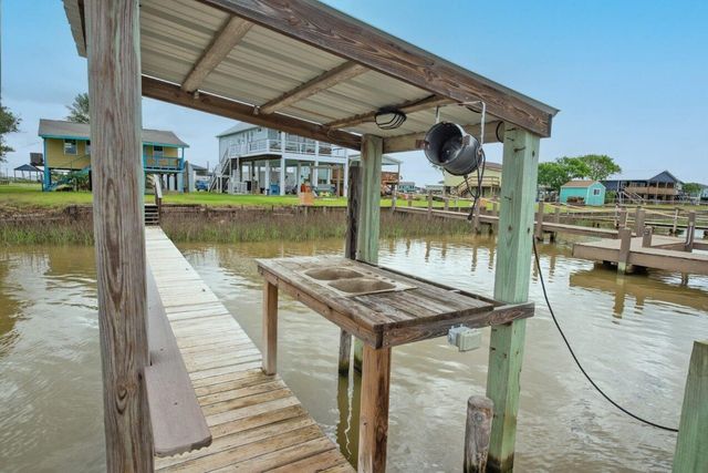 153 Seagull, Sargent, TX 77414