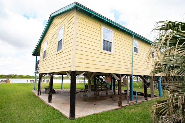 153 Seagull, Sargent, TX 77414