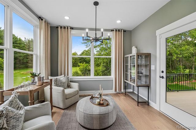 3065 Wyvern, Lake Orion, MI 48359